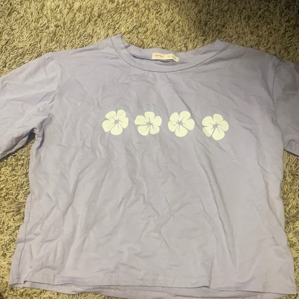 purple top with leis